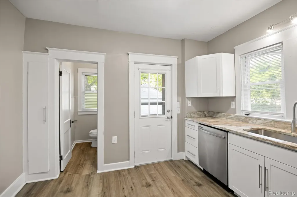 556 E Troy Street Ferndale City MI 48220