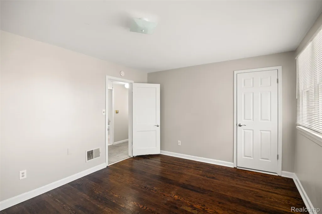 556 E Troy Street Ferndale City MI 48220