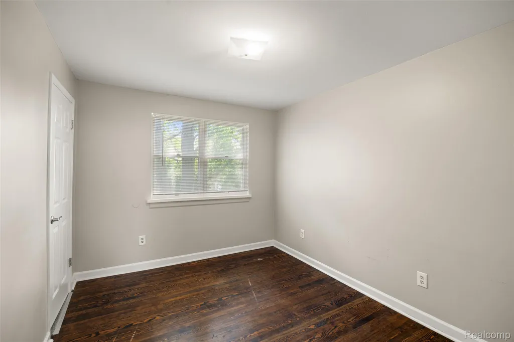556 E Troy Street Ferndale City MI 48220