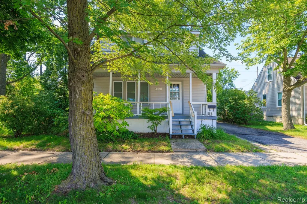 556 E Troy Street Ferndale City MI 48220
