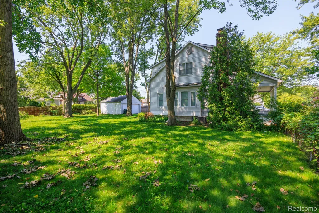 556 E Troy Street Ferndale City MI 48220