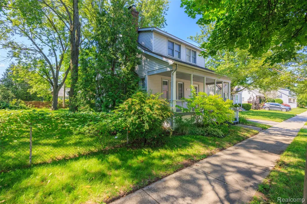 556 E Troy Street Ferndale City MI 48220