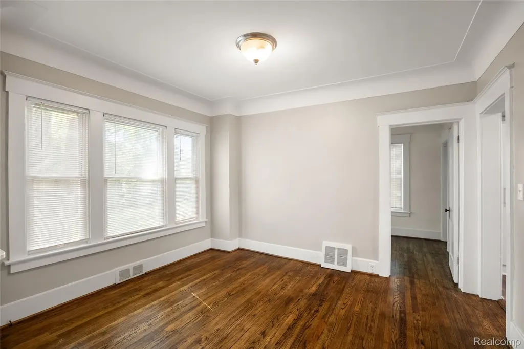 556 E Troy Street Ferndale City MI 48220