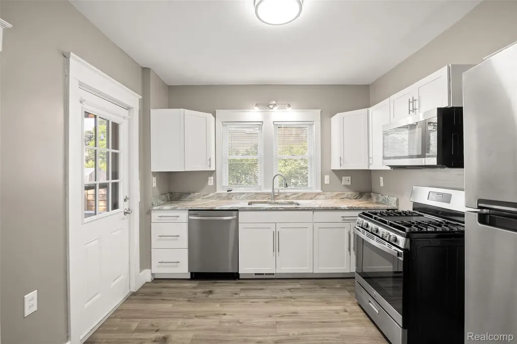 556 E Troy Street Ferndale City MI 48220