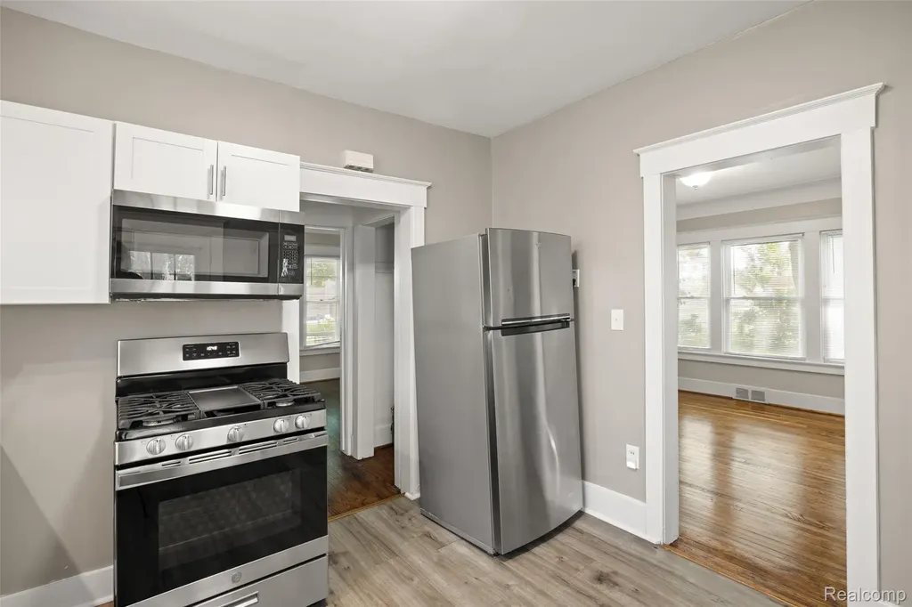 556 E Troy Street Ferndale City MI 48220