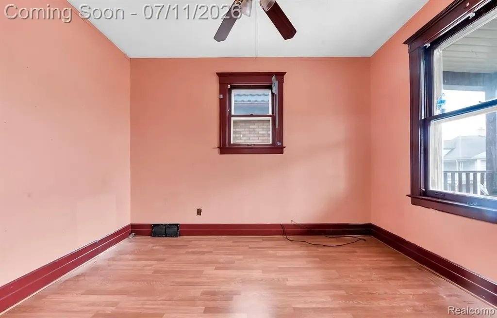 9506 Charest Street Hamtramck City MI 48212