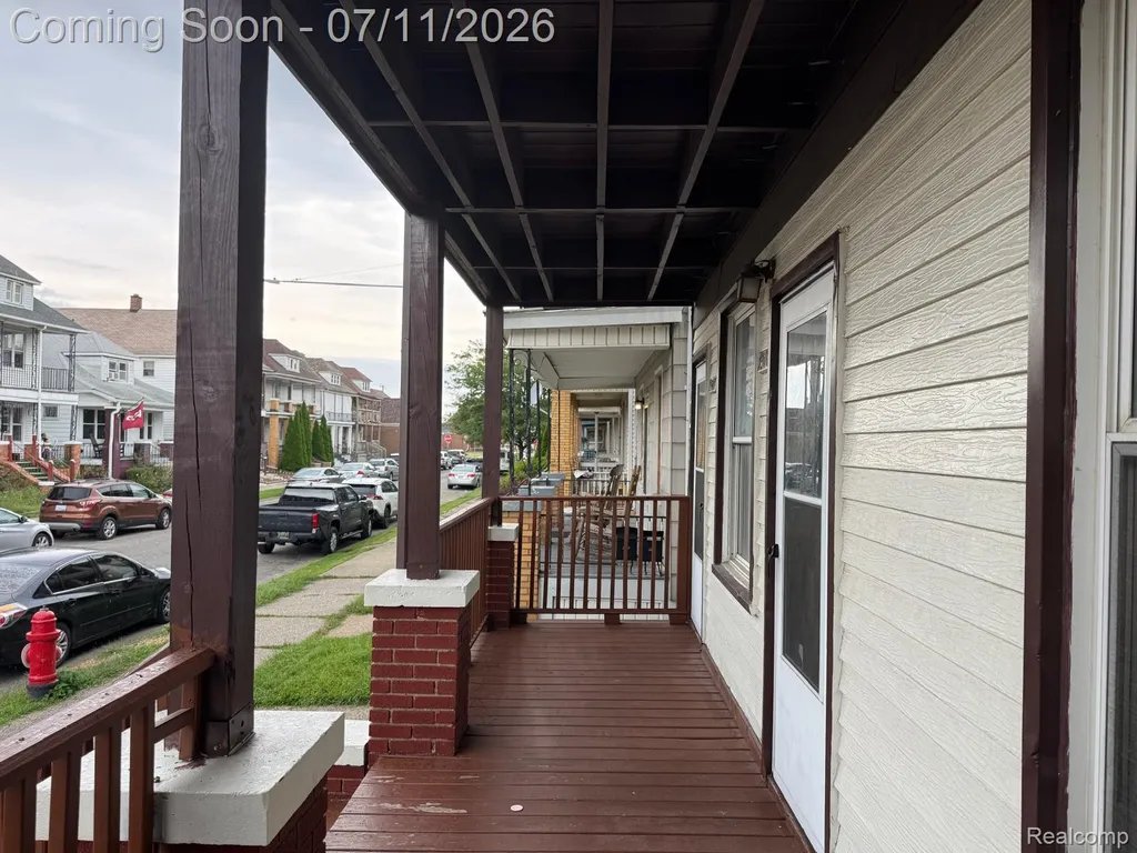 9506 Charest Street Hamtramck City MI 48212