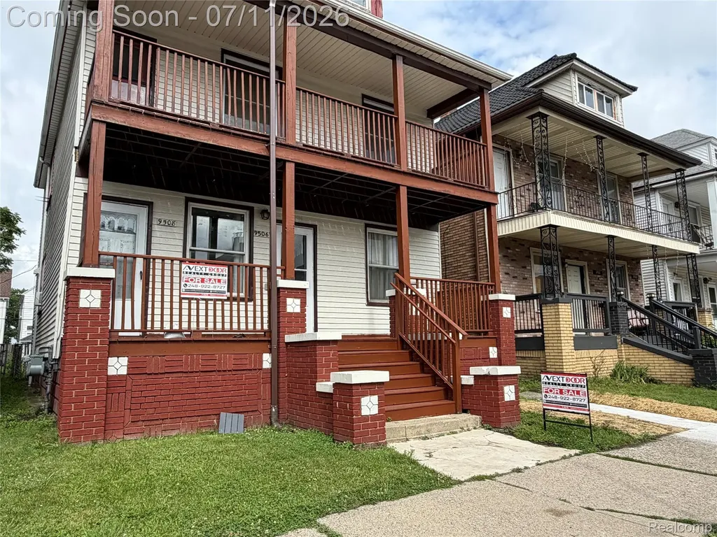 9506 Charest Street Hamtramck City MI 48212