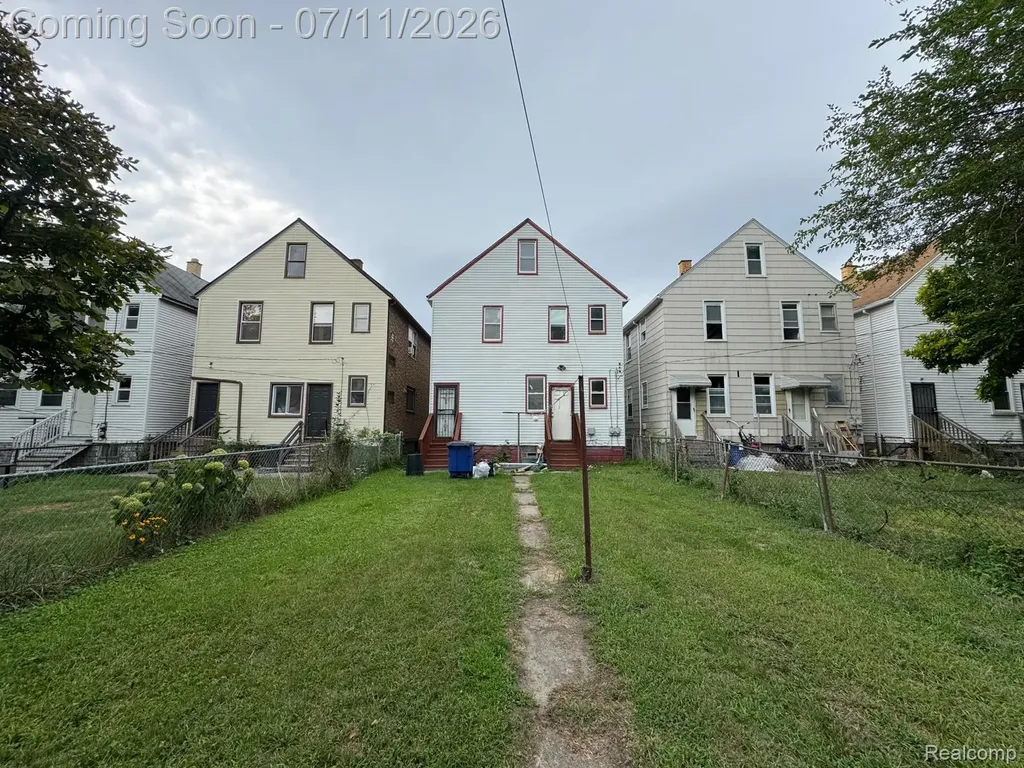 9506 Charest Street Hamtramck City MI 48212