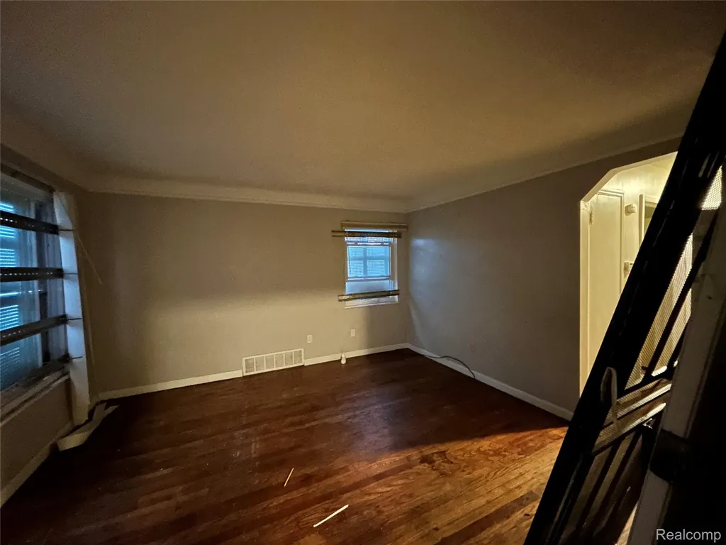 6718 Grandville Avenue Detroit City MI 48228
