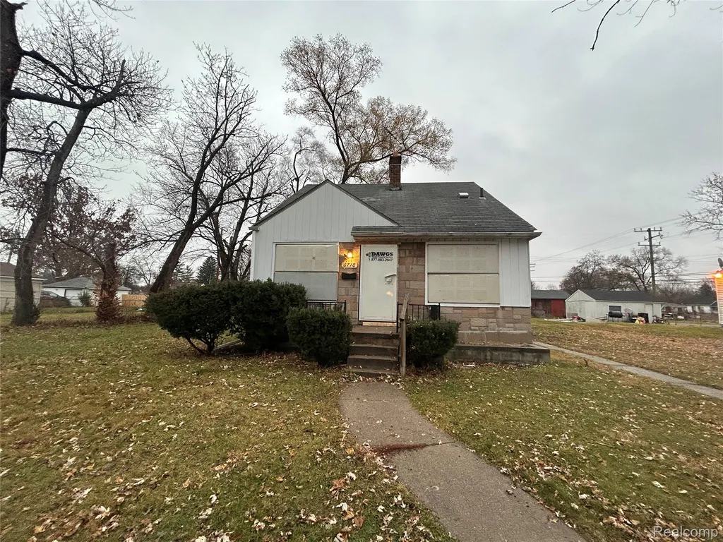 6718 Grandville Avenue Detroit City MI 48228