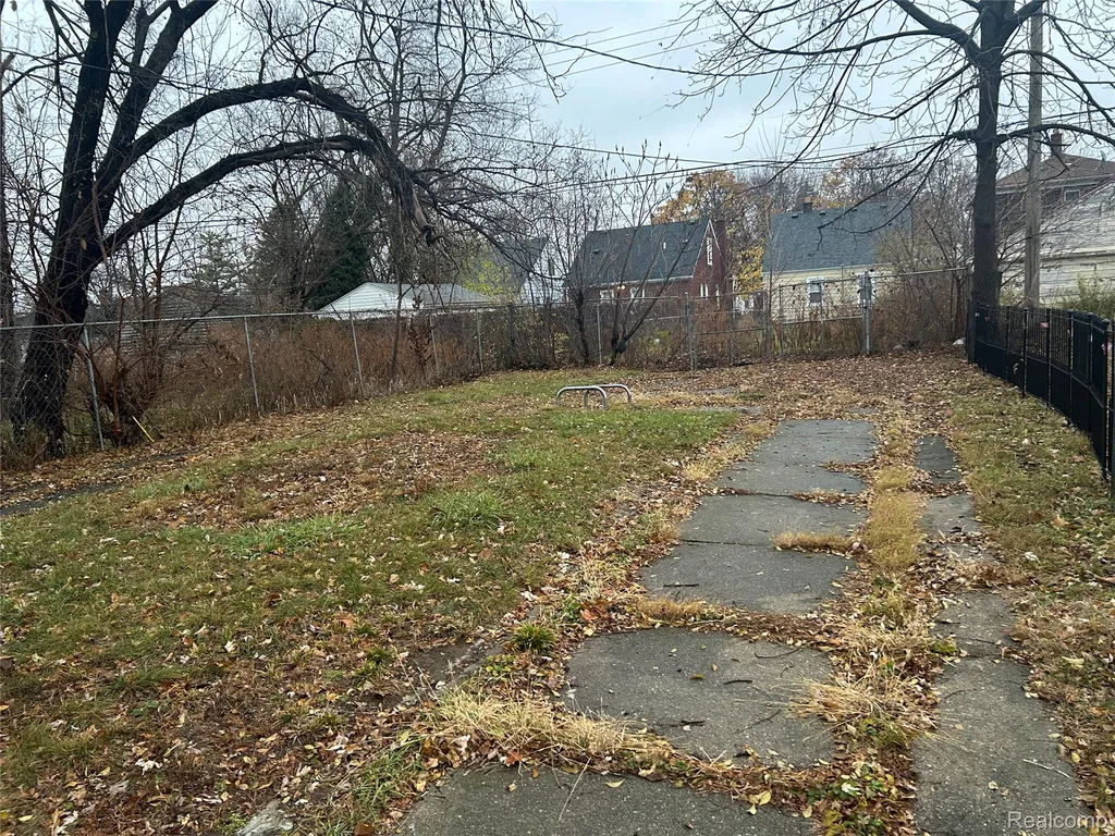 6718 Grandville Avenue Detroit City MI 48228