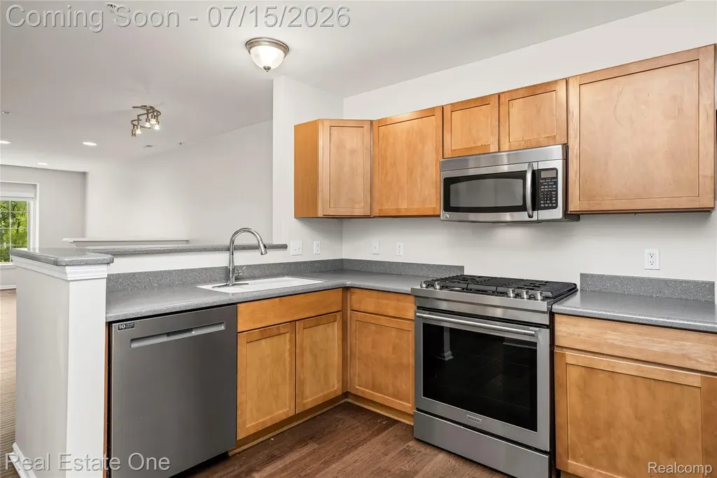 609 Village Lane Milford Village MI 48381