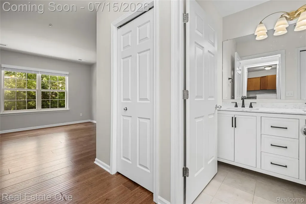 609 Village Lane Milford Village MI 48381