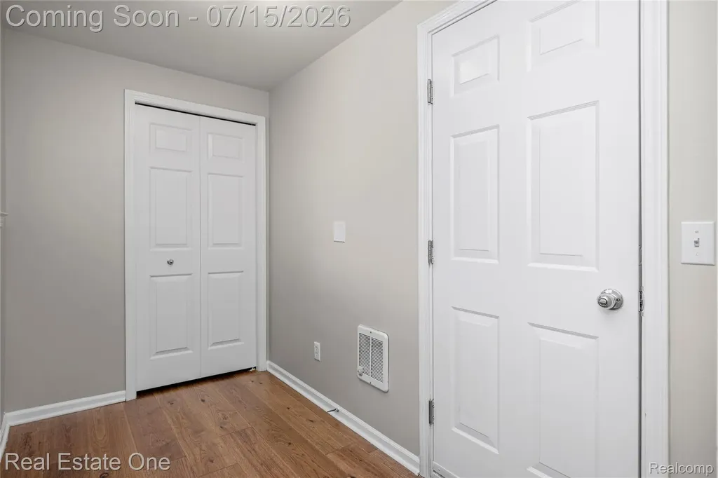 609 Village Lane Milford Village MI 48381