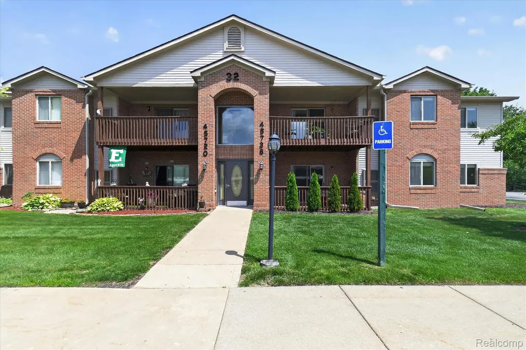45720 Prairiegrass Court Van Buren Charter Township MI 48111