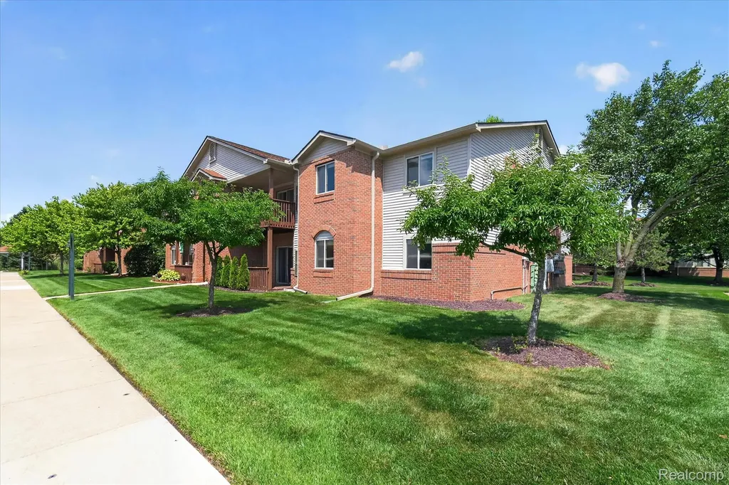 45720 Prairiegrass Court Van Buren Charter Township MI 48111