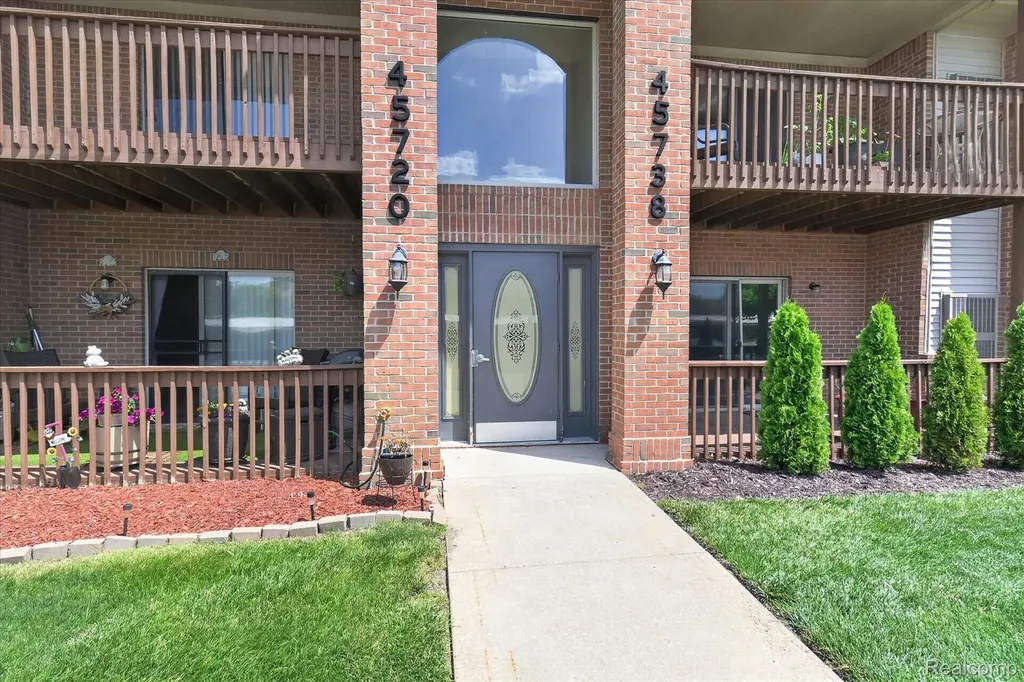 45720 Prairiegrass Court Van Buren Charter Township MI 48111