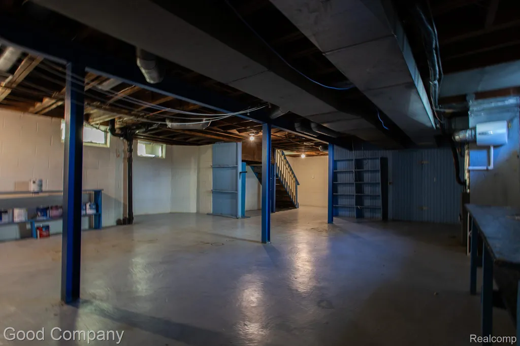723 Pine Street Wyandotte City MI 48192
