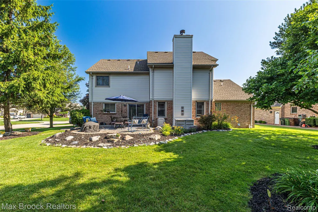 14088 Glenwood Drive Shelby Charter Township MI 48315