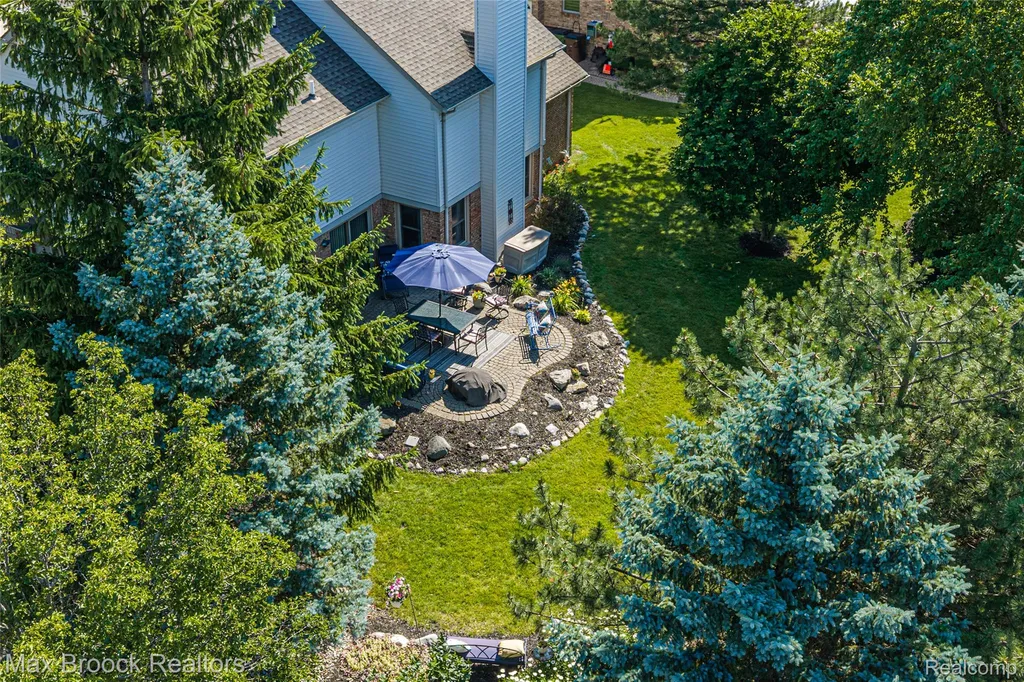 14088 Glenwood Drive Shelby Charter Township MI 48315