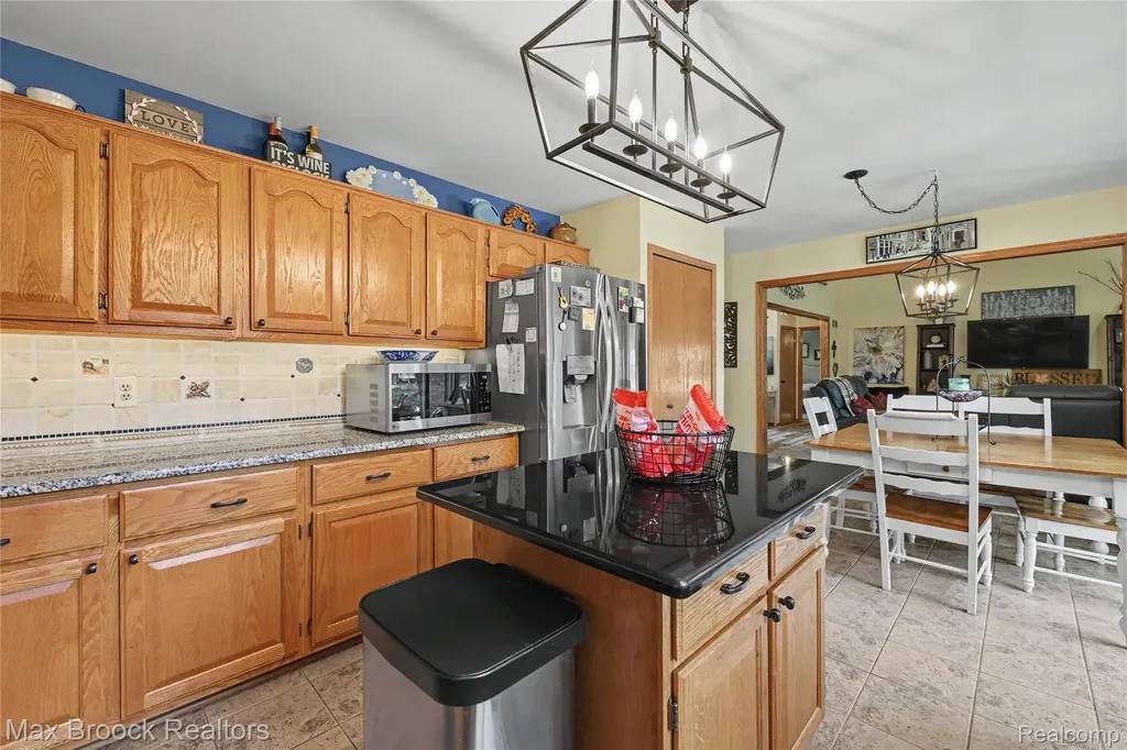 14088 Glenwood Drive Shelby Charter Township MI 48315