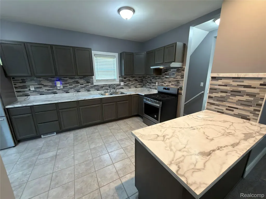 15 Forest Street River Rouge City MI 48218