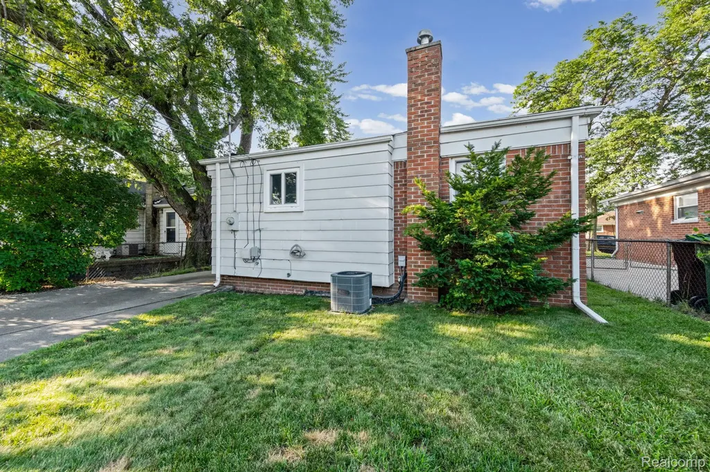 13024 Orange Street Southgate City MI 48195