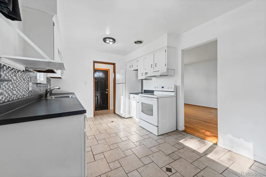 13024 Orange Street Southgate City MI 48195