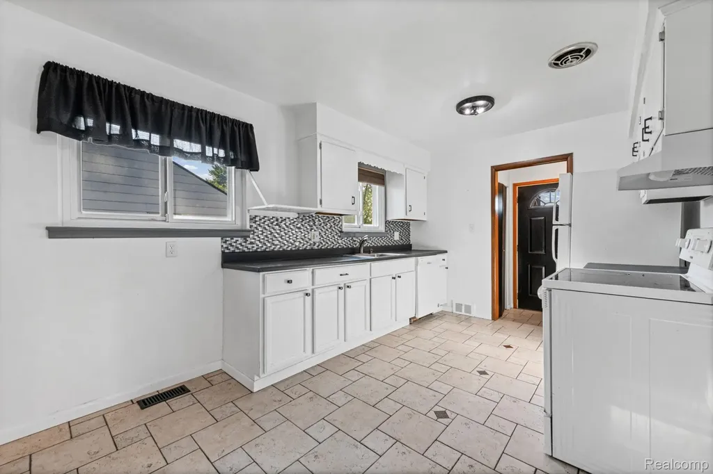 13024 Orange Street Southgate City MI 48195