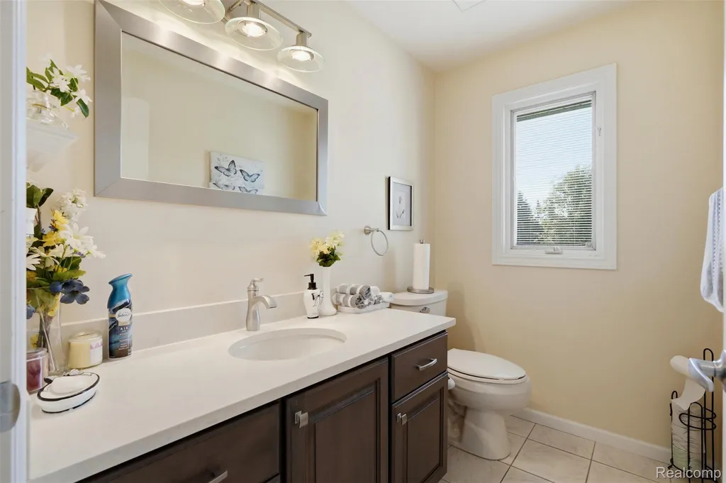 6786 Jasmine Drive Troy City MI 48098