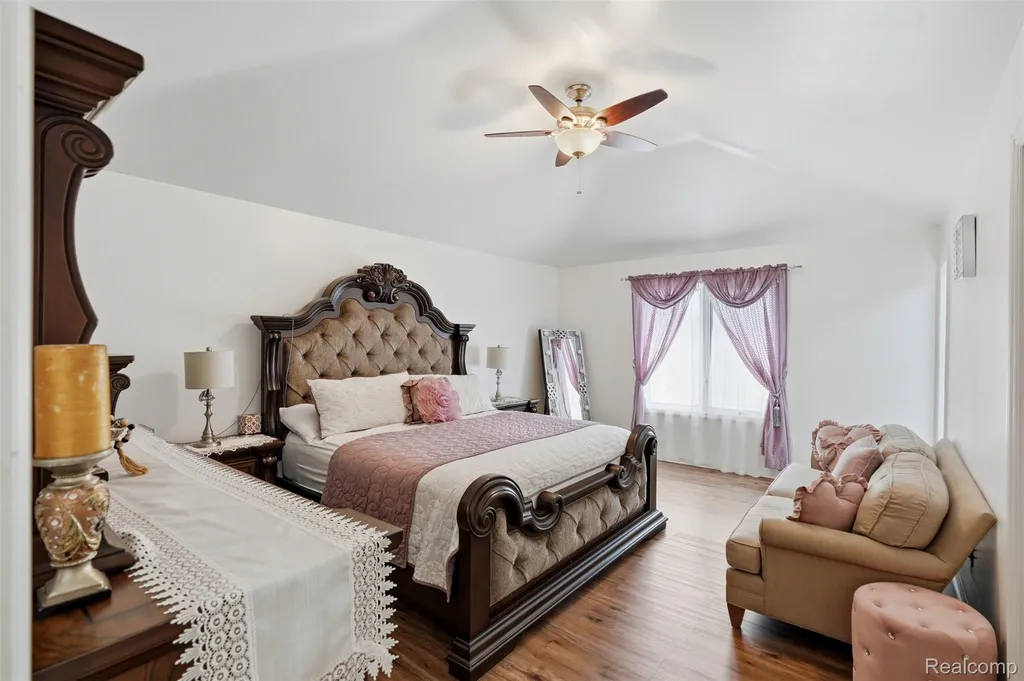 6786 Jasmine Drive Troy City MI 48098
