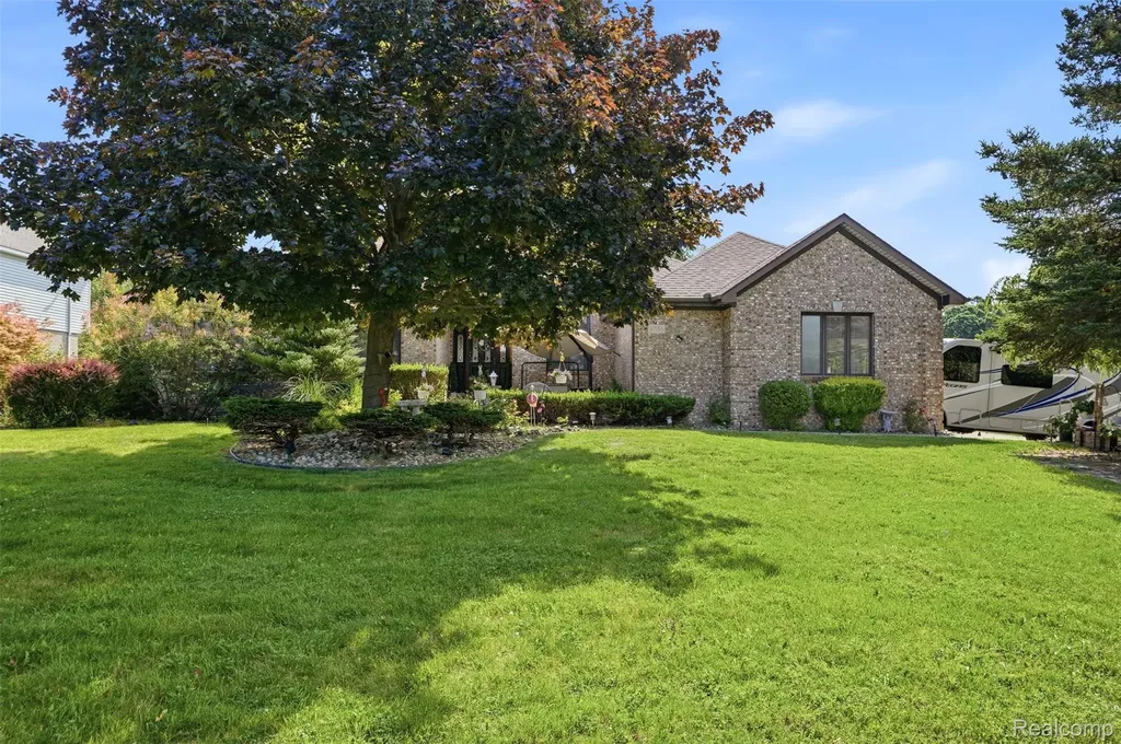 6786 Jasmine Drive Troy City MI 48098