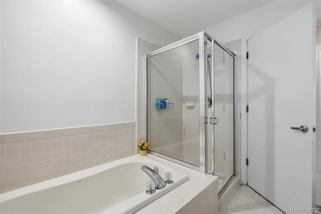 6786 Jasmine Drive Troy City MI 48098
