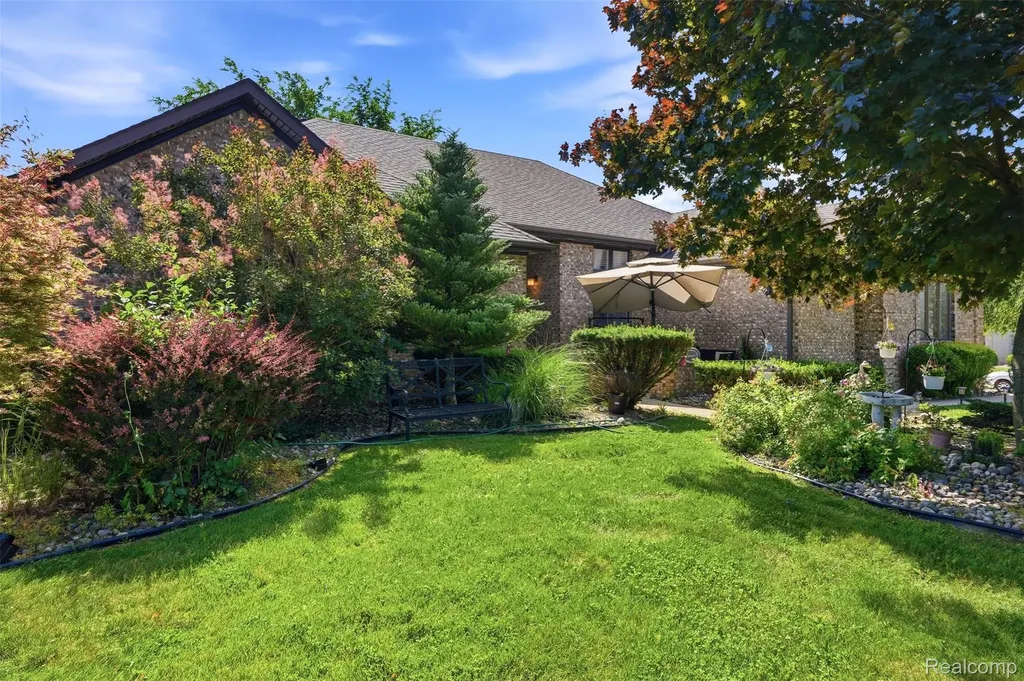 6786 Jasmine Drive Troy City MI 48098