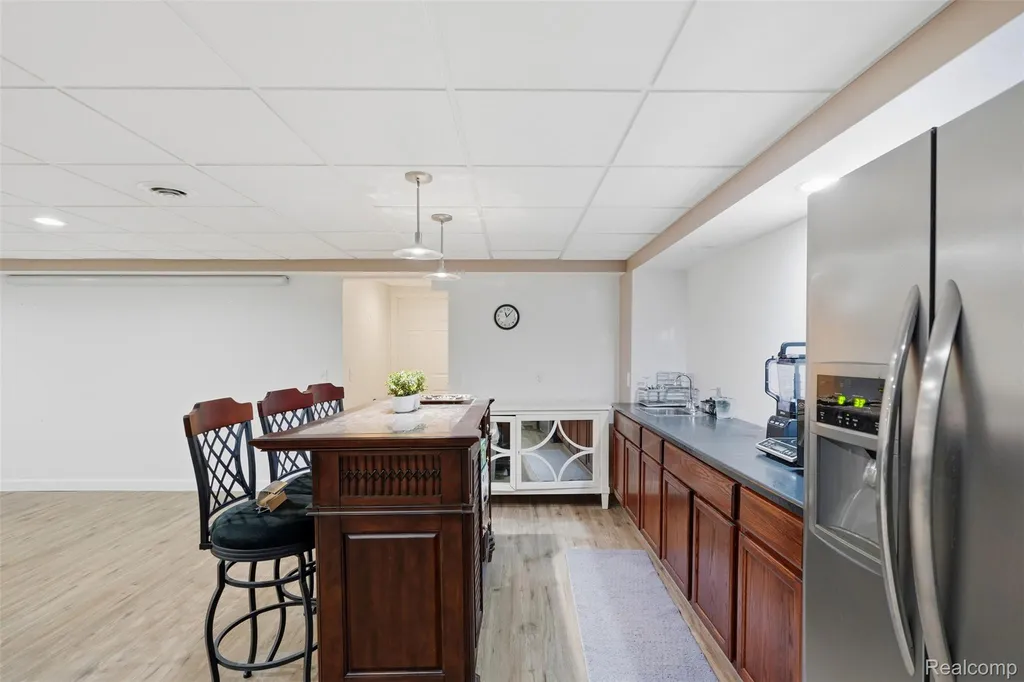 6786 Jasmine Drive Troy City MI 48098