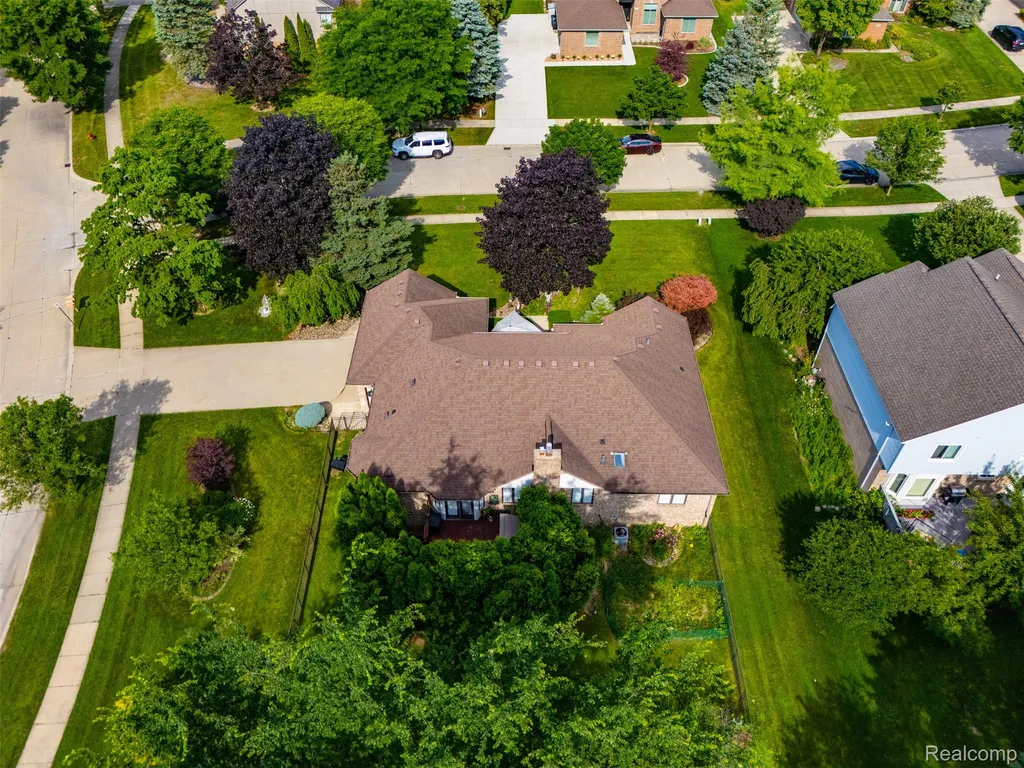 6786 Jasmine Drive Troy City MI 48098