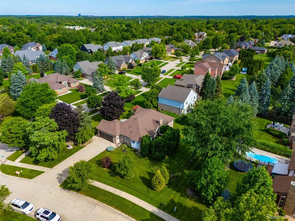 6786 Jasmine Drive Troy City MI 48098