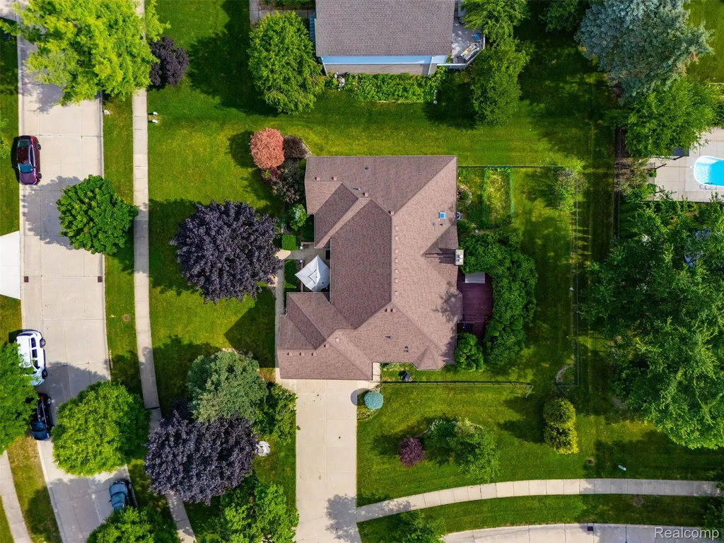 6786 Jasmine Drive Troy City MI 48098