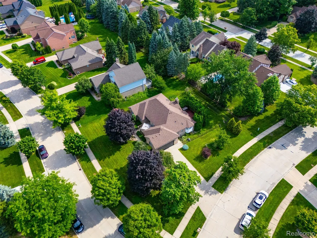 6786 Jasmine Drive Troy City MI 48098