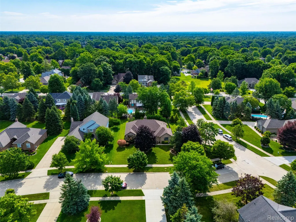 6786 Jasmine Drive Troy City MI 48098