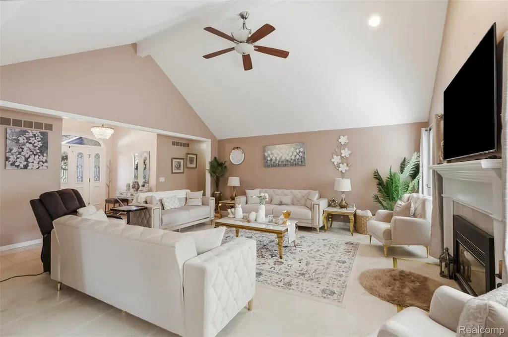 6786 Jasmine Drive Troy City MI 48098