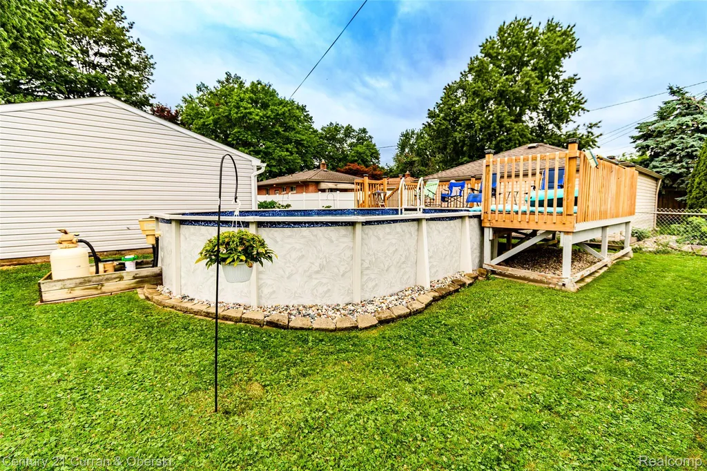 4209 Pardee Avenue Dearborn Heights City MI 48125