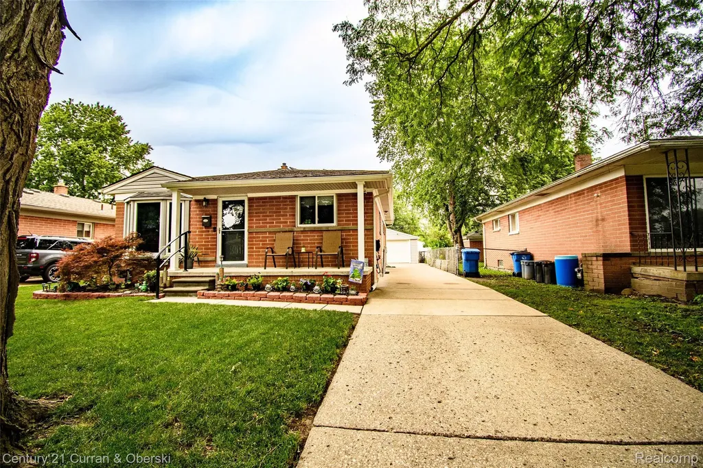 4209 Pardee Avenue Dearborn Heights City MI 48125