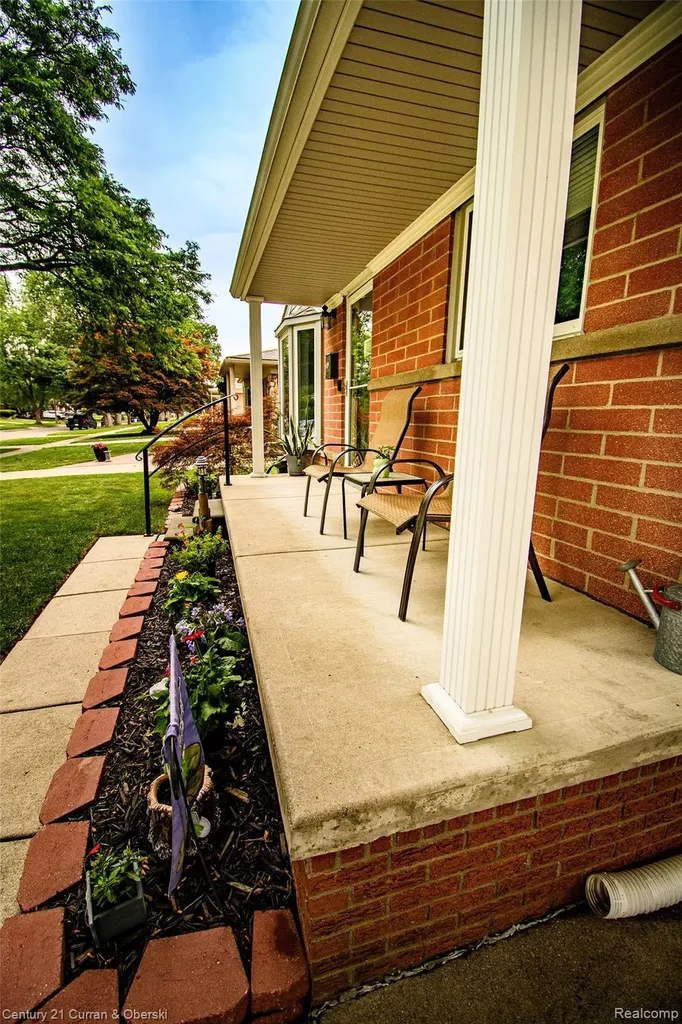 4209 Pardee Avenue Dearborn Heights City MI 48125
