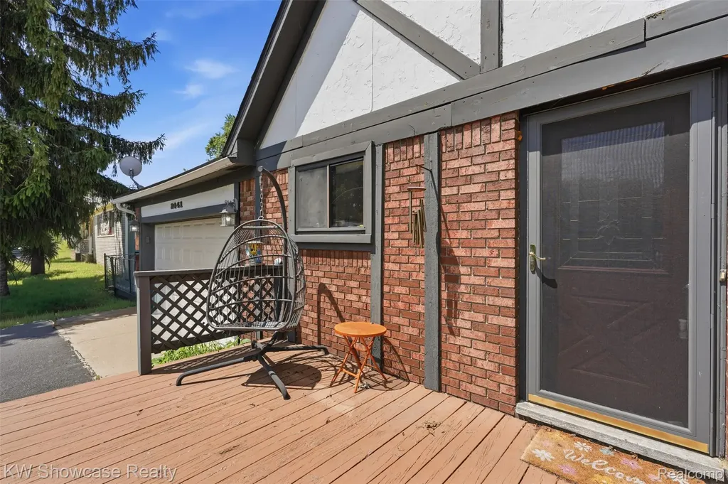 2441 Amelia Highland Charter Township MI 48356