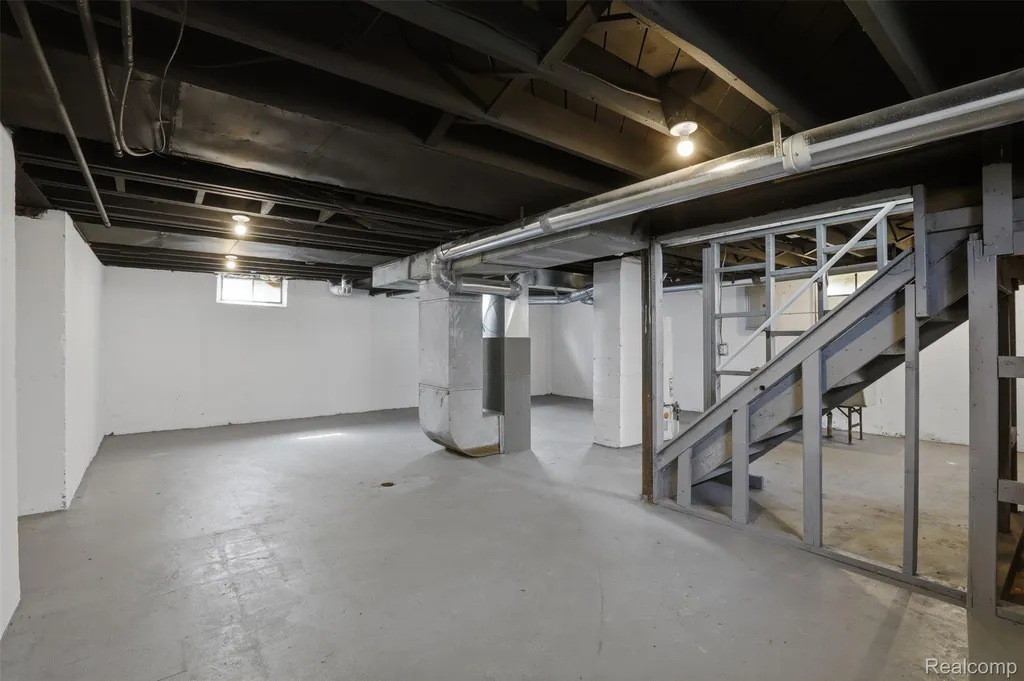 29871 Quinkert Street Roseville City MI 48066
