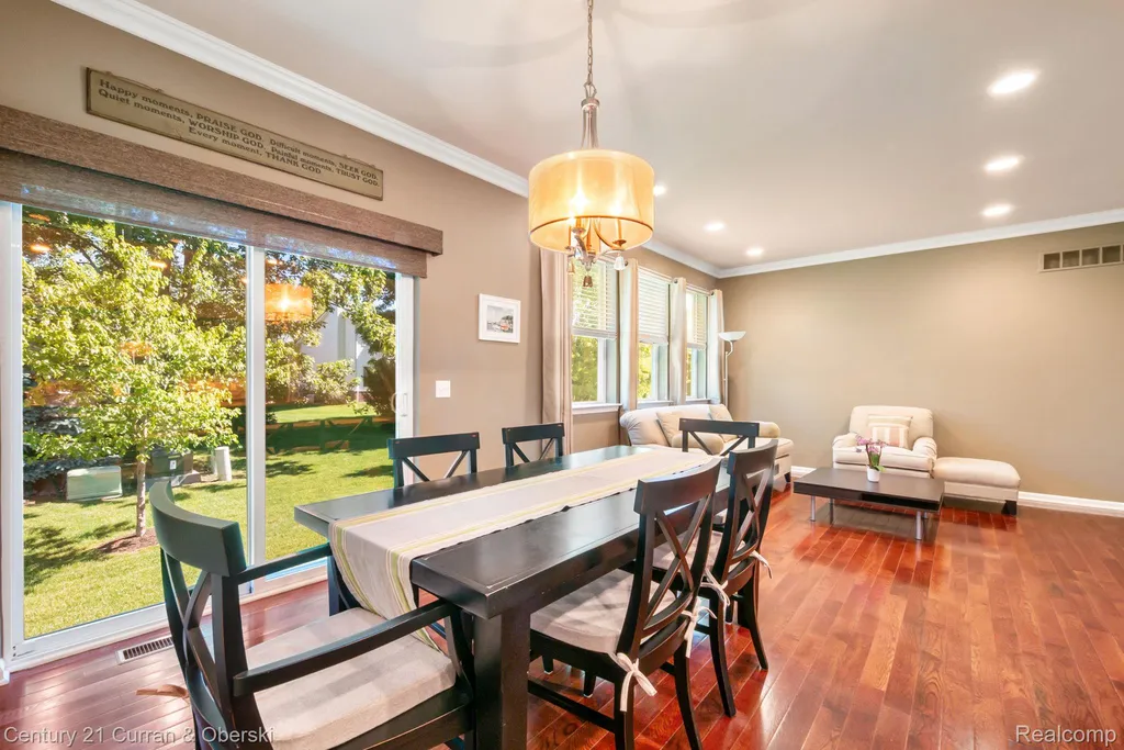 1086 Paddock Drive South Lyon City MI 48178