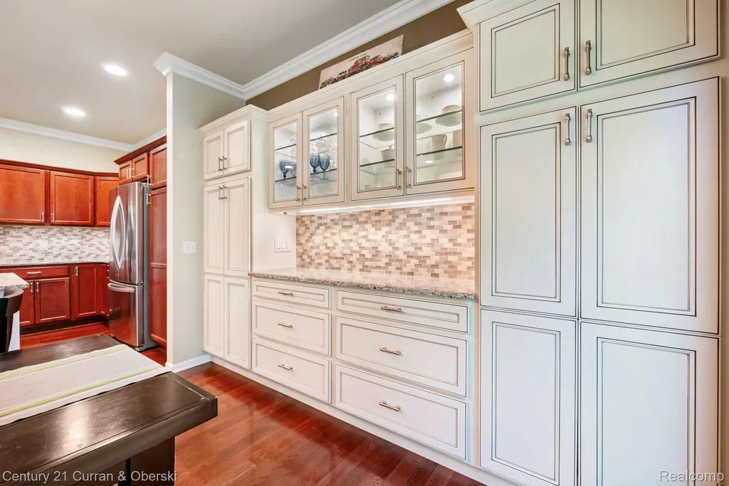 1086 Paddock Drive South Lyon City MI 48178