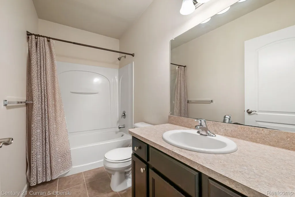1086 Paddock Drive South Lyon City MI 48178